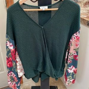 Umgee boutique shirt. Beautiful colors on sleeves